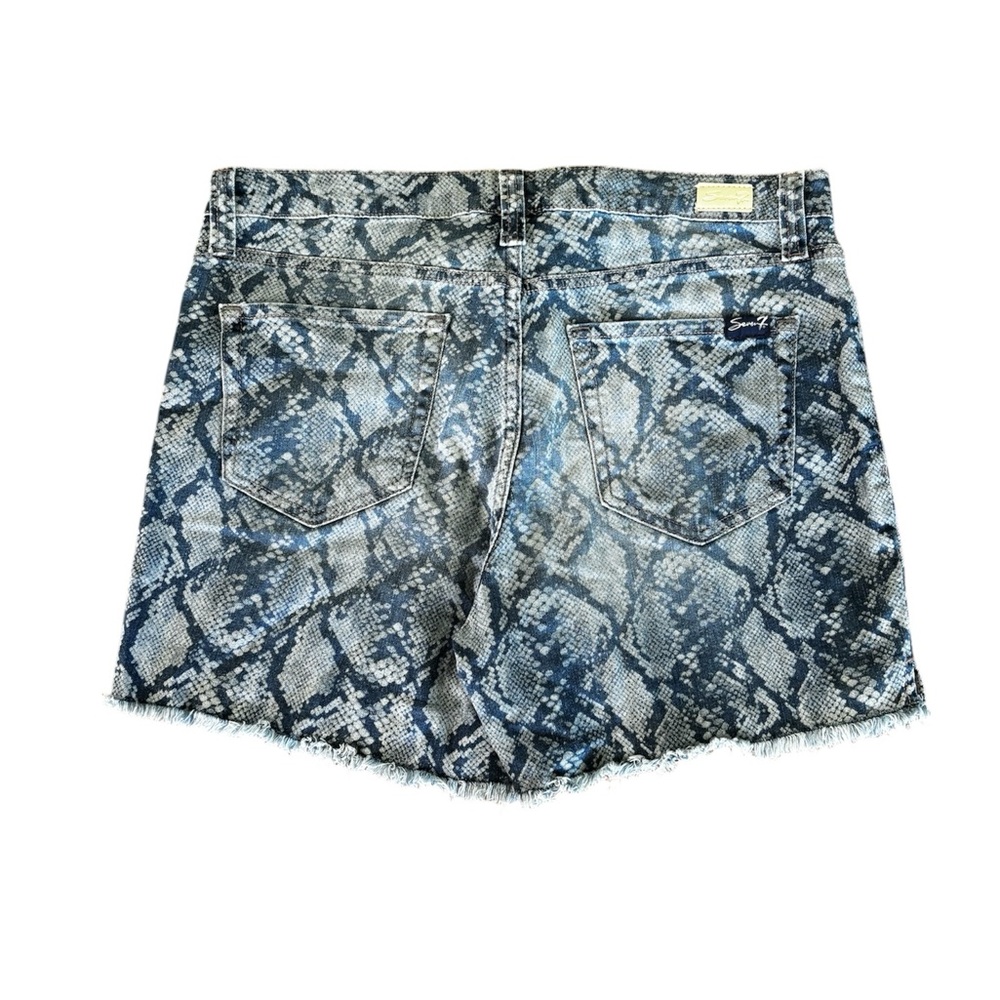Seven7 Snake Print Raw Hem Jean Short Size 10 Women’s - Picture 2 of 7
